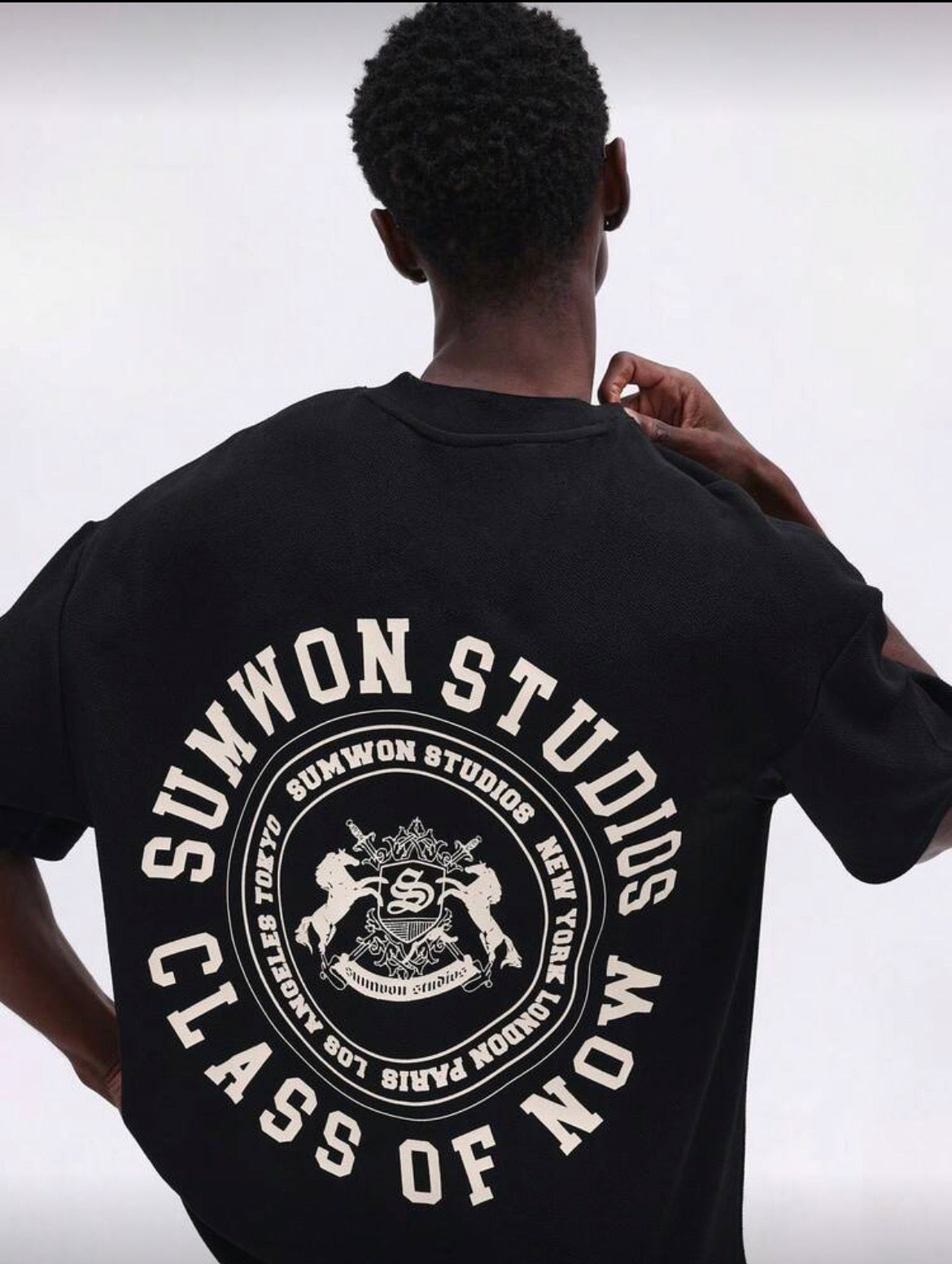 Sumwon Circle Letter T-Shirt